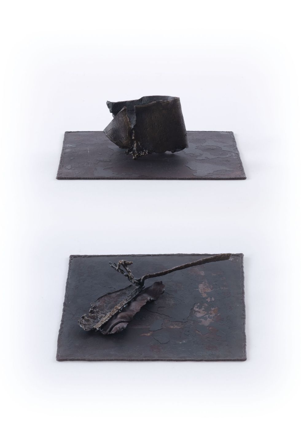 カノぺ 上：147 × 147 × H49mm ¥66,000 下：145 × 145 × H30mm ¥66,000