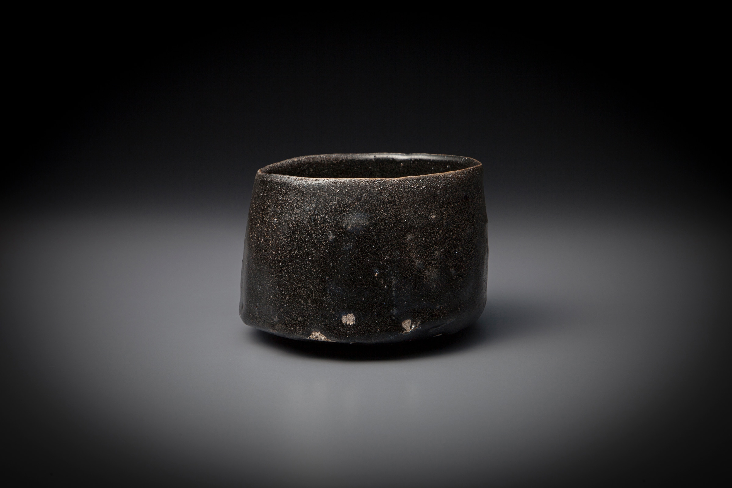 八坂篠土加茂石引出黒茶盌