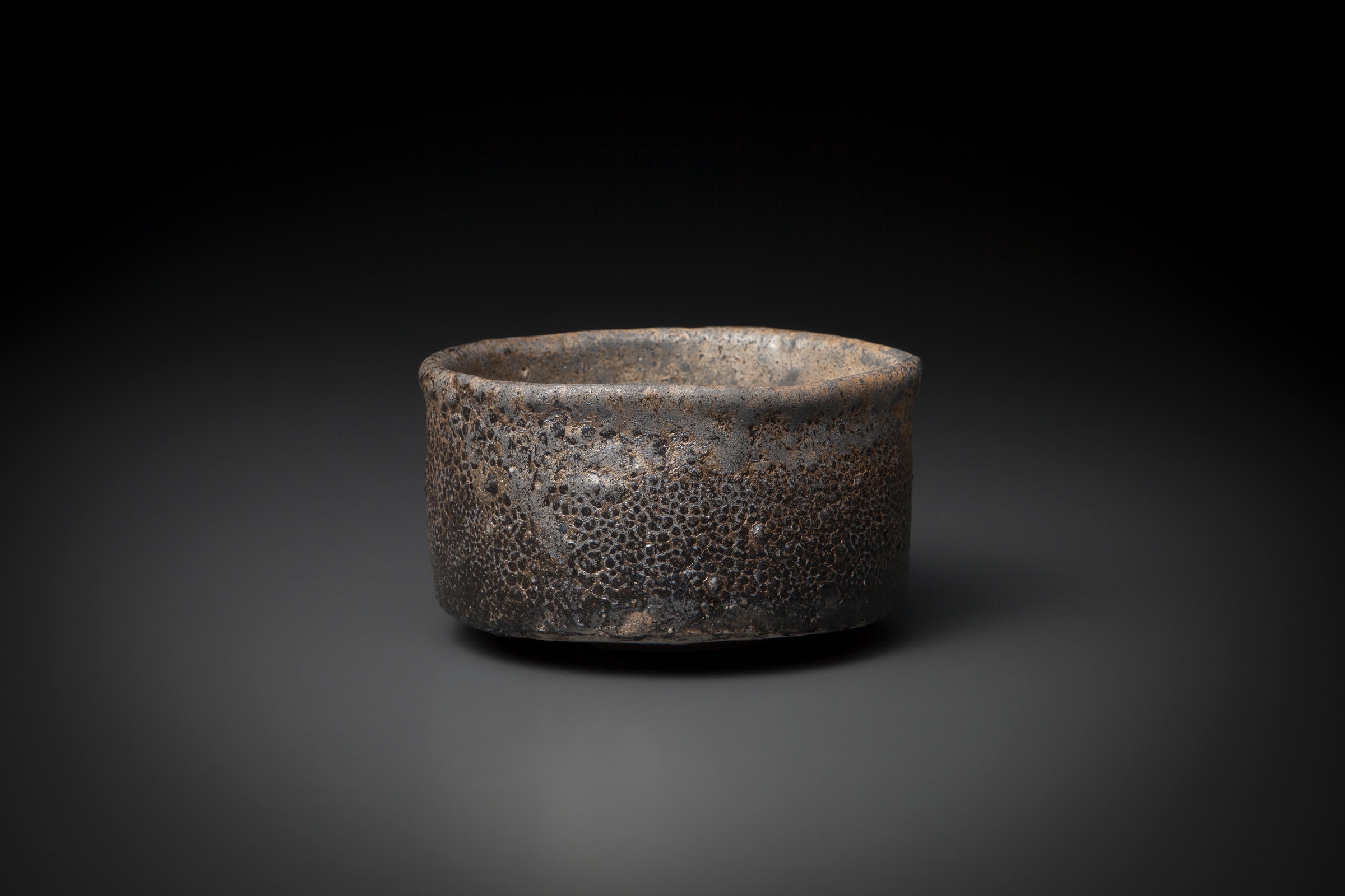 八坂篠土カモガワ塗土鎬茶盌